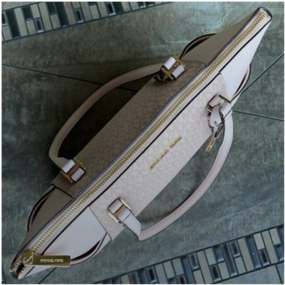 MICHAEL KORS Charlotte Large Top Zip Tote Ballet - Picture 10 of 16